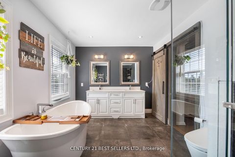 Photo 25 at 28 Wingrove Hill, City Centre West, Toronto