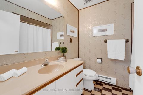 Photo 13 at 24 Chipwood Crescent, Pleasant View, Toronto