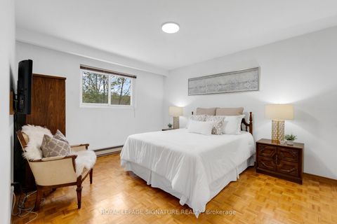 Photo 15 at 24 Chipwood Crescent, Pleasant View, Toronto