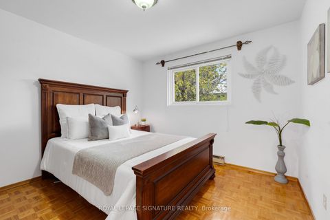 Photo 17 at 24 Chipwood Crescent, Pleasant View, Toronto