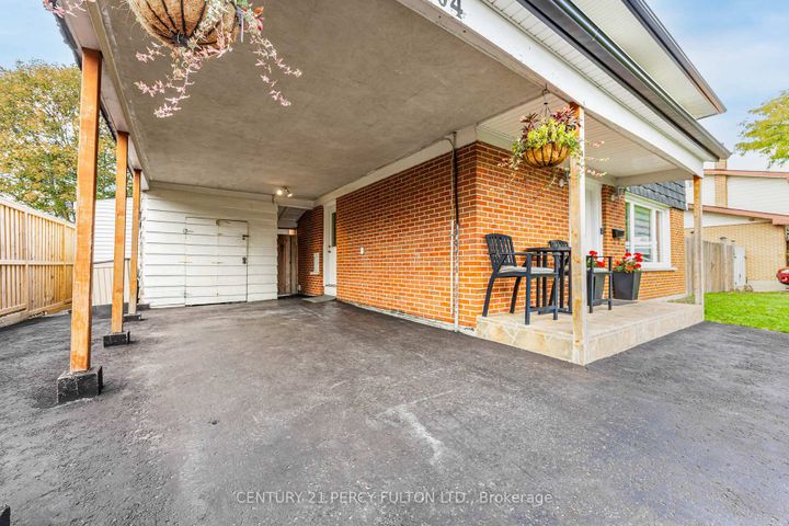 Photo 2 at 904 Somerville Street, Centennial, Oshawa