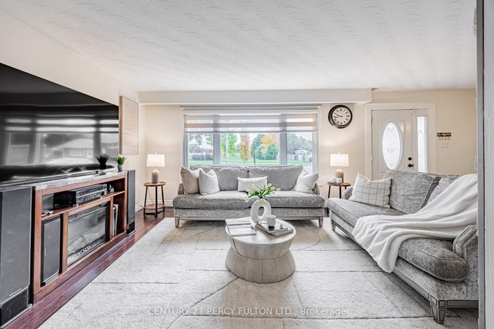 Photo 5 at 904 Somerville Street, Centennial, Oshawa