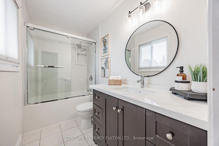 Photo 18 at 904 Somerville Street, Centennial, Oshawa