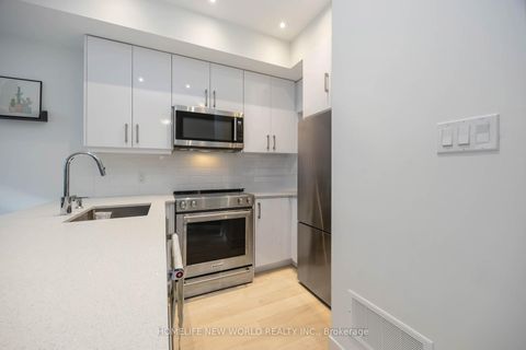 Photo 6 at 14 - 52 Holmes Avenue, Willowdale East, Toronto