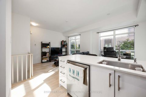 Photo 7 at 14 - 52 Holmes Avenue, Willowdale East, Toronto