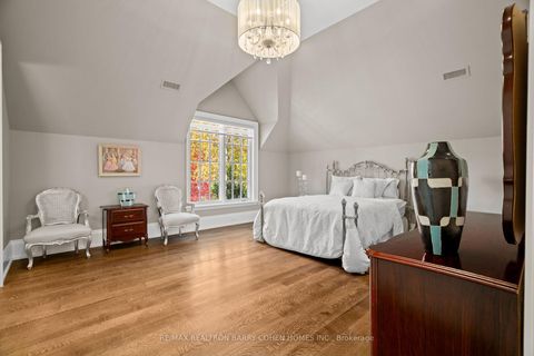 Photo 19 at 49 Gordon Road, Windfields, Toronto