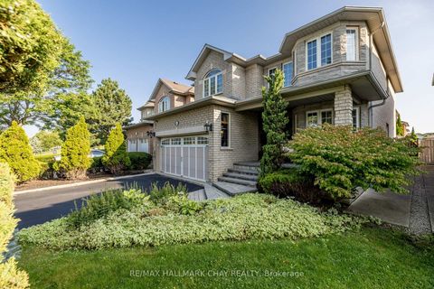 Photo 1 at 160 Golden Gate Circle, Sonoma Heights, Vaughan