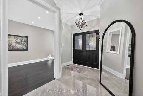 Photo 3 at 160 Golden Gate Circle, Sonoma Heights, Vaughan