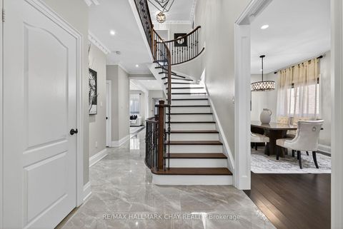 Photo 4 at 160 Golden Gate Circle, Sonoma Heights, Vaughan Photo 4 at 160 Golden Gate Circle, Sonoma Heights, Vaughan