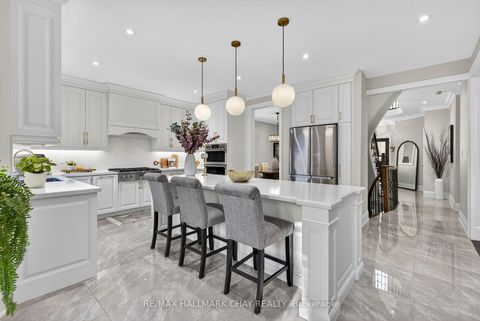 Photo 7 at 160 Golden Gate Circle, Sonoma Heights, Vaughan