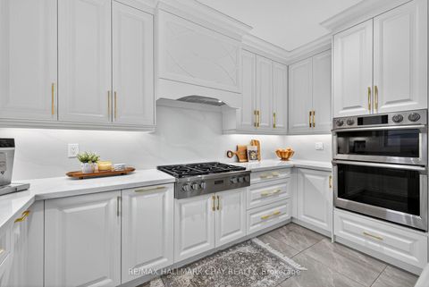 Photo 9 at 160 Golden Gate Circle, Sonoma Heights, Vaughan