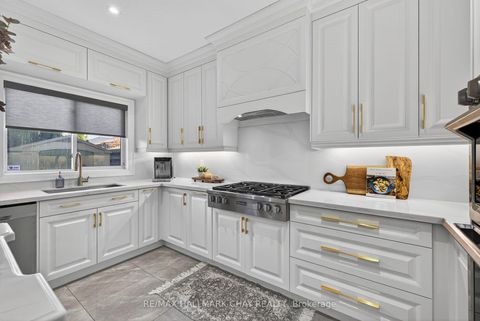 Photo 10 at 160 Golden Gate Circle, Sonoma Heights, Vaughan