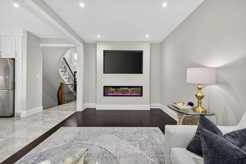 Photo 12 at 160 Golden Gate Circle, Sonoma Heights, Vaughan