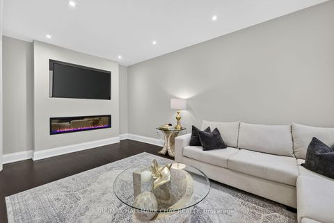 Photo 13 at 160 Golden Gate Circle, Sonoma Heights, Vaughan