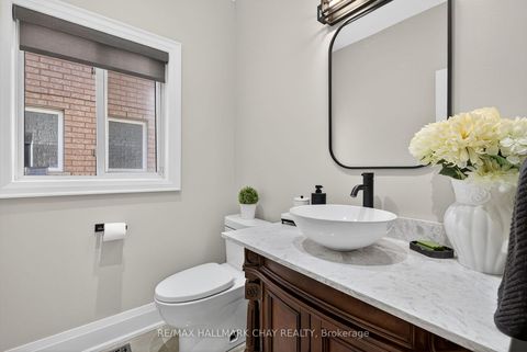 Photo 16 at 160 Golden Gate Circle, Sonoma Heights, Vaughan