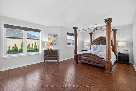 Photo 21 at 160 Golden Gate Circle, Sonoma Heights, Vaughan