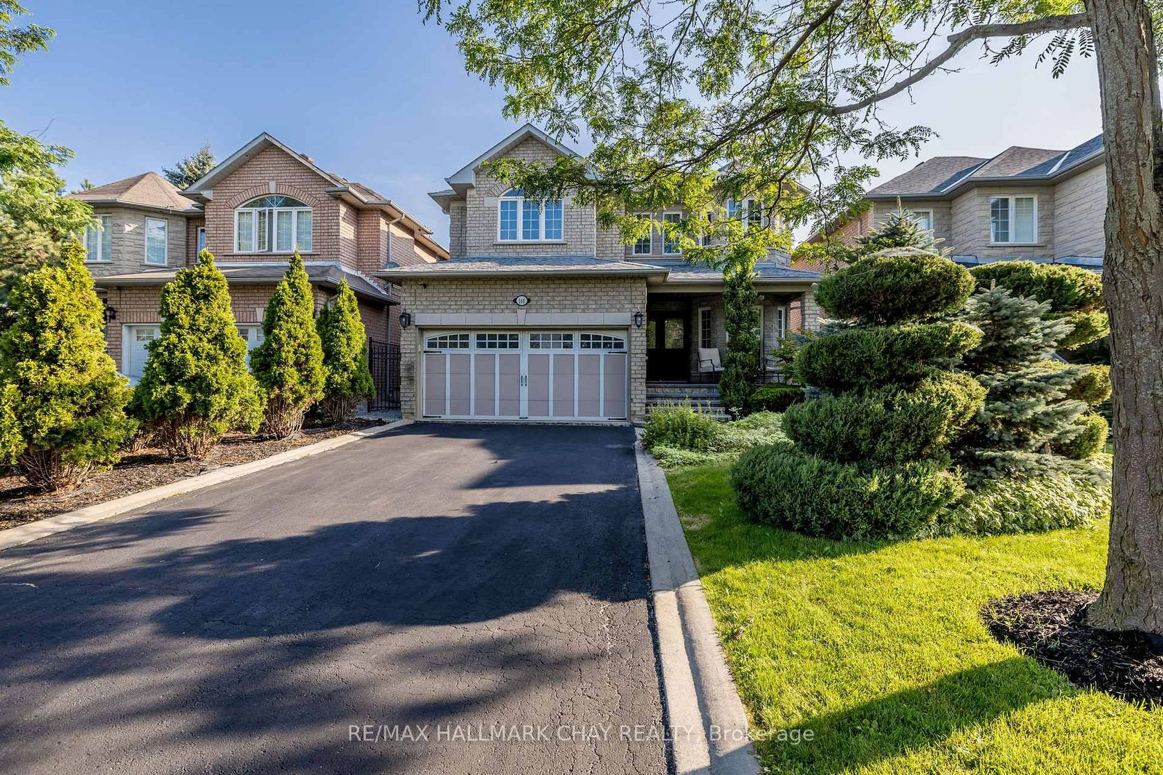 160 Golden Gate Circle, Sonoma Heights, Vaughan photo number 2