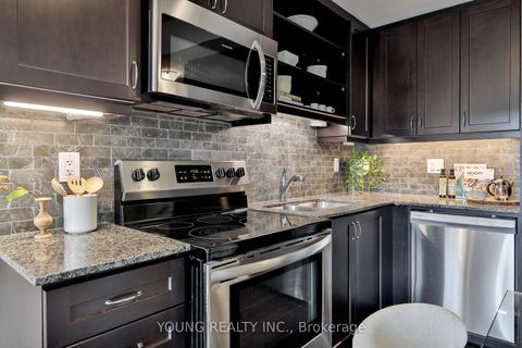 Photo 8 at 527 - 2791 EGLINTON Avenue E, Eglinton East, Toronto