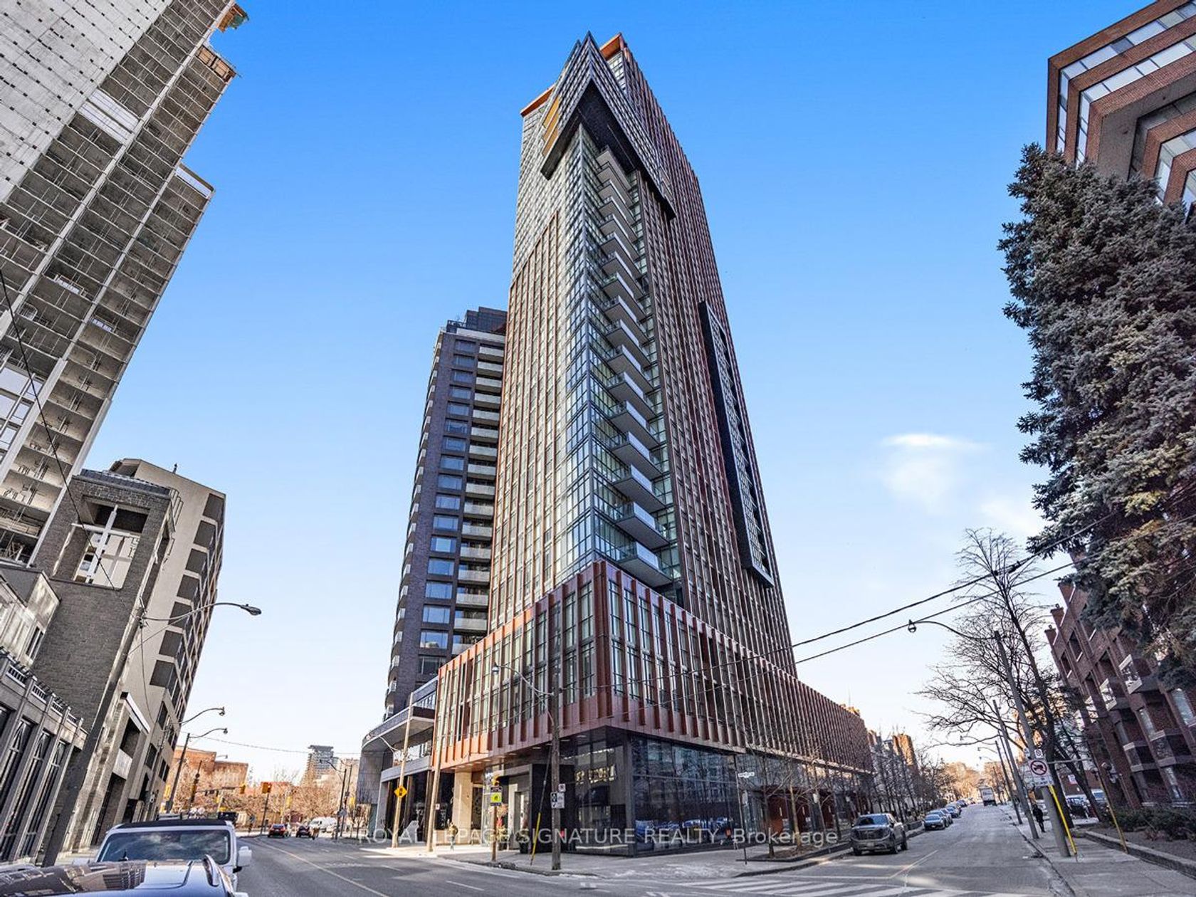 1704 - 32 Davenport Road, Annex, Toronto  by Loree Meneguzzi Real Estate 1704 - 32 Davenport Road, Annex, Toronto