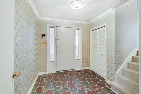 Photo 6 at 60 Hopperton Drive, Windfields, Toronto