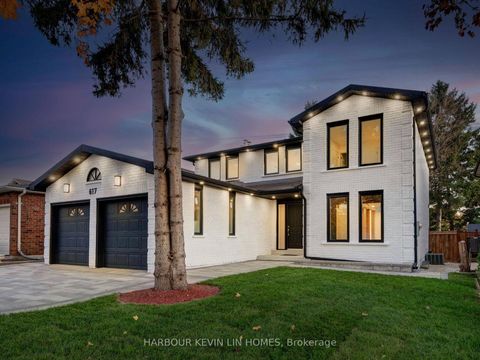 Photo 2 at 617 Chancellor Drive, East Woodbridge, Vaughan