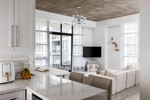 Photo 4 at 609 - 23 Brant Street, Waterfront Communities C1, Toronto