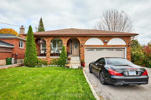 Photo 2 at 593A Scarlett Road, Humber Heights, Toronto