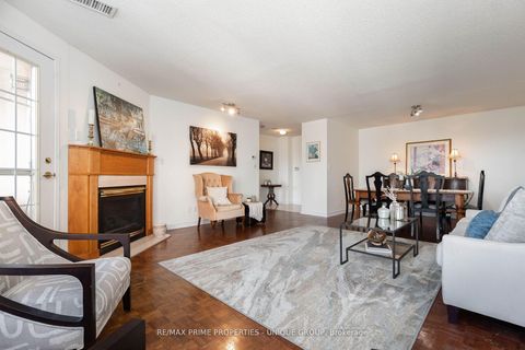 Photo 4 at 808 - 18 Concorde Place, Don Mills, Toronto