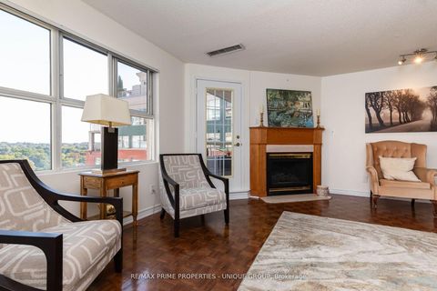 Photo 5 at 808 - 18 Concorde Place, Don Mills, Toronto