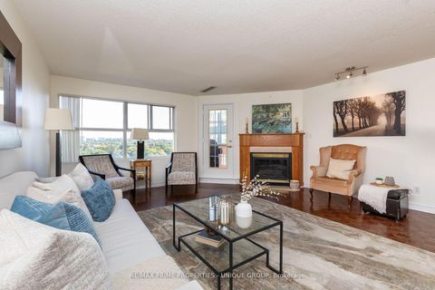 Photo 6 at 808 - 18 Concorde Place, Don Mills, Toronto