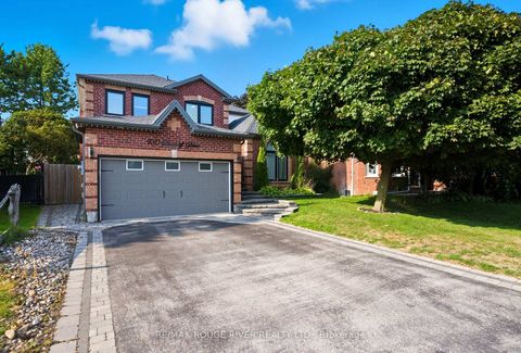 Photo 1 at 980 Sandcliff Drive, Pinecrest, Oshawa