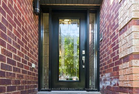 Photo 4 at 980 Sandcliff Drive, Pinecrest, Oshawa