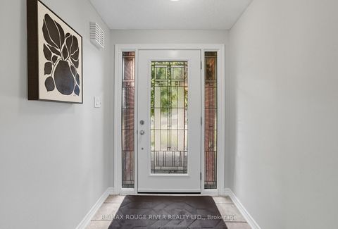 Photo 5 at 980 Sandcliff Drive, Pinecrest, Oshawa