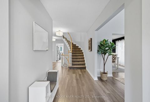 Photo 6 at 980 Sandcliff Drive, Pinecrest, Oshawa