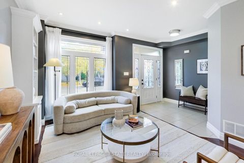 Photo 3 at 20 Westbrook Avenue, Lumsden, Toronto