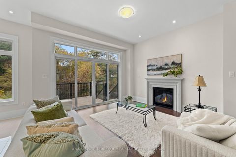 Photo 15 at 23 Kingwood Lane, Aurora Estates, Aurora