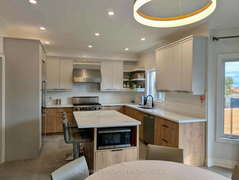 Photo 9 at 40 Graydon Crescent, Bayview Hill, Richmond Hill