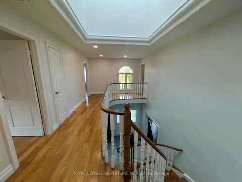 Photo 15 at 40 Graydon Crescent, Bayview Hill, Richmond Hill