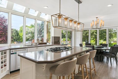 Photo 4 at 19 Lorraine Gardens, City Centre West, Toronto