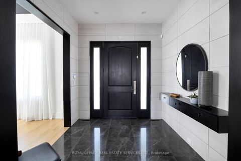 Photo 2 at 57 Meadowbank Road, City Centre West, Toronto