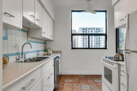 Photo 12 at 702 - 86 Gloucester Street, Yonge Corridor, Toronto