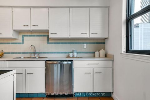 Photo 14 at 702 - 86 Gloucester Street, Yonge Corridor, Toronto