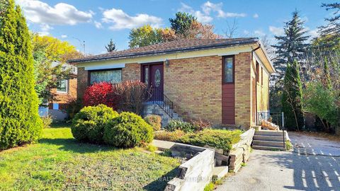 Photo 1 at 94 Queen Street, Central Newmarket, Newmarket