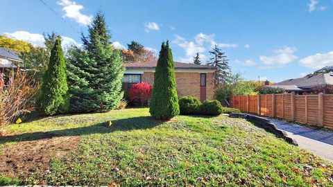 Photo 2 at 94 Queen Street, Central Newmarket, Newmarket