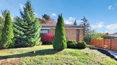 Photo 4 at 94 Queen Street, Central Newmarket, Newmarket