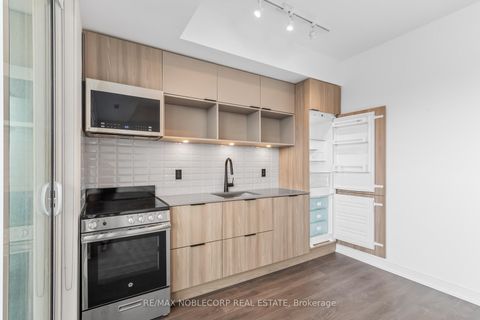 Photo 4 at 919 - 60 Tannery Road, Waterfront Communities C8, Toronto