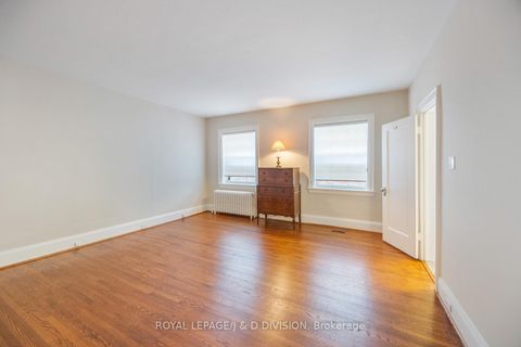 Photo 16 at 4 Highbourne Road, St. Clair, Toronto