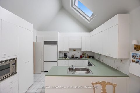 Photo 36 at 4 Highbourne Road, St. Clair, Toronto