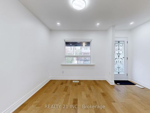 Photo 8 at 92 King Edward Ave Avenue, Lumsden, Toronto