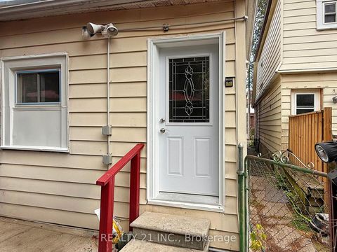 Photo 37 at 92 King Edward Ave Avenue, Lumsden, Toronto